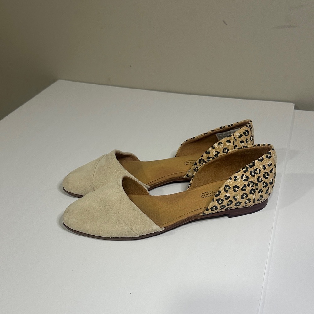 Toms Cream and Leopard Women's Flats